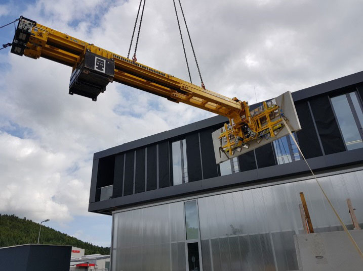Sauganlage und Kontertraverse mit einer Betonplatte